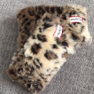 Hunter fleece with fur leopard print boot sock